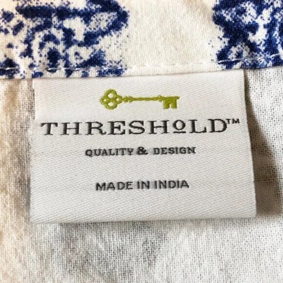 🏡🏡Threshold** Blue Paisley Light Filtering Tie-Up Shade Panel 40x62 NWT - Picture 2 of 4